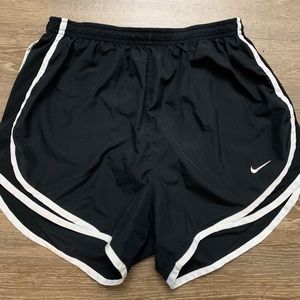 NIKE TEMPO RUNNING SHORT